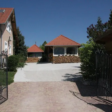 Appartamento Panoramablick Balaton Cserszegtomaj